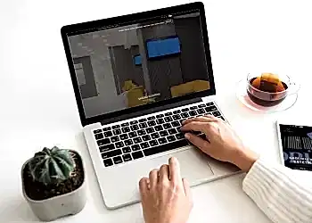 Popüler Dent’in Web Site Tasarımından Fotoğraf Çekimine Tüm Dijital Süreçlerini Yönettik!